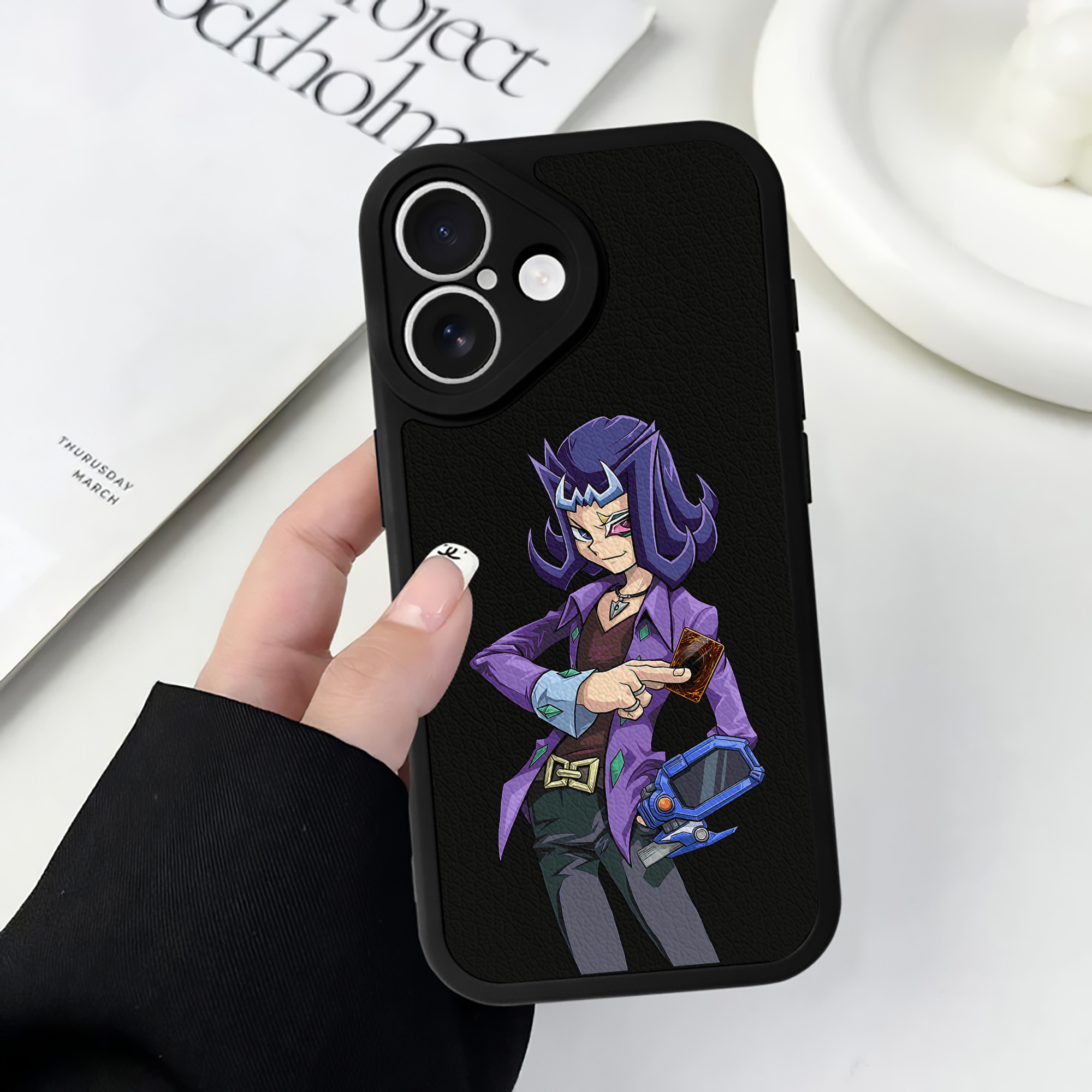 遊☆戯☆王 Yu-Gi-Oh! 【iPhone 16シリーズ対応】シリコンスマホケース（レザー調） 材質：シリコン